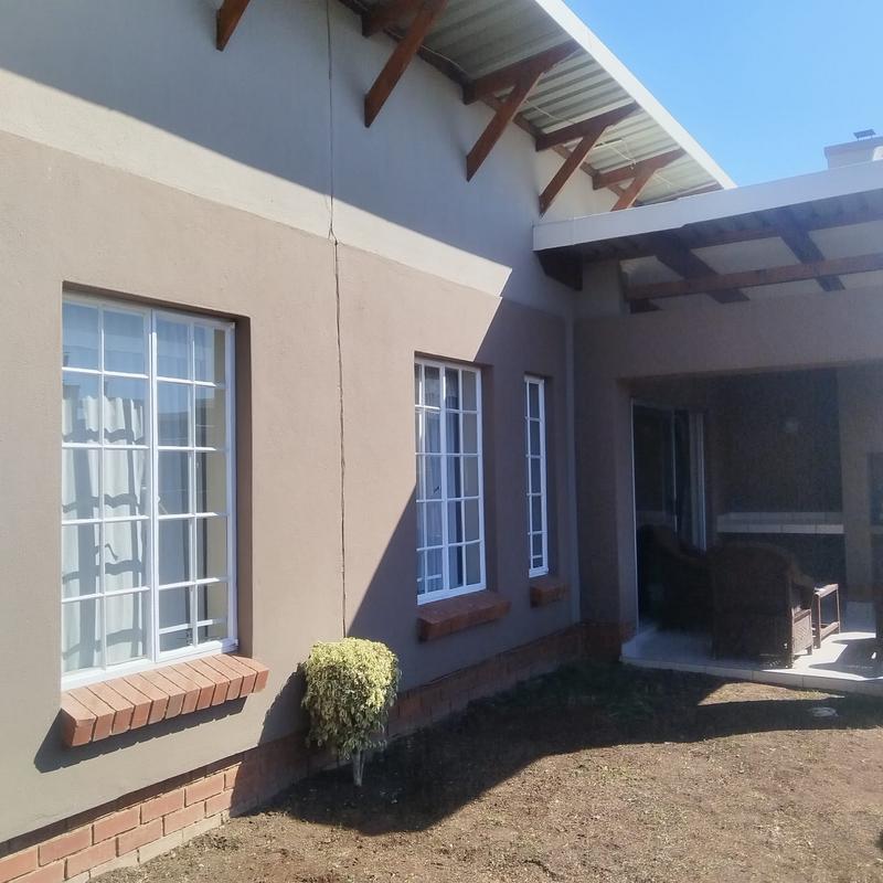 To Let 3 Bedroom Property for Rent in Waterval East North West